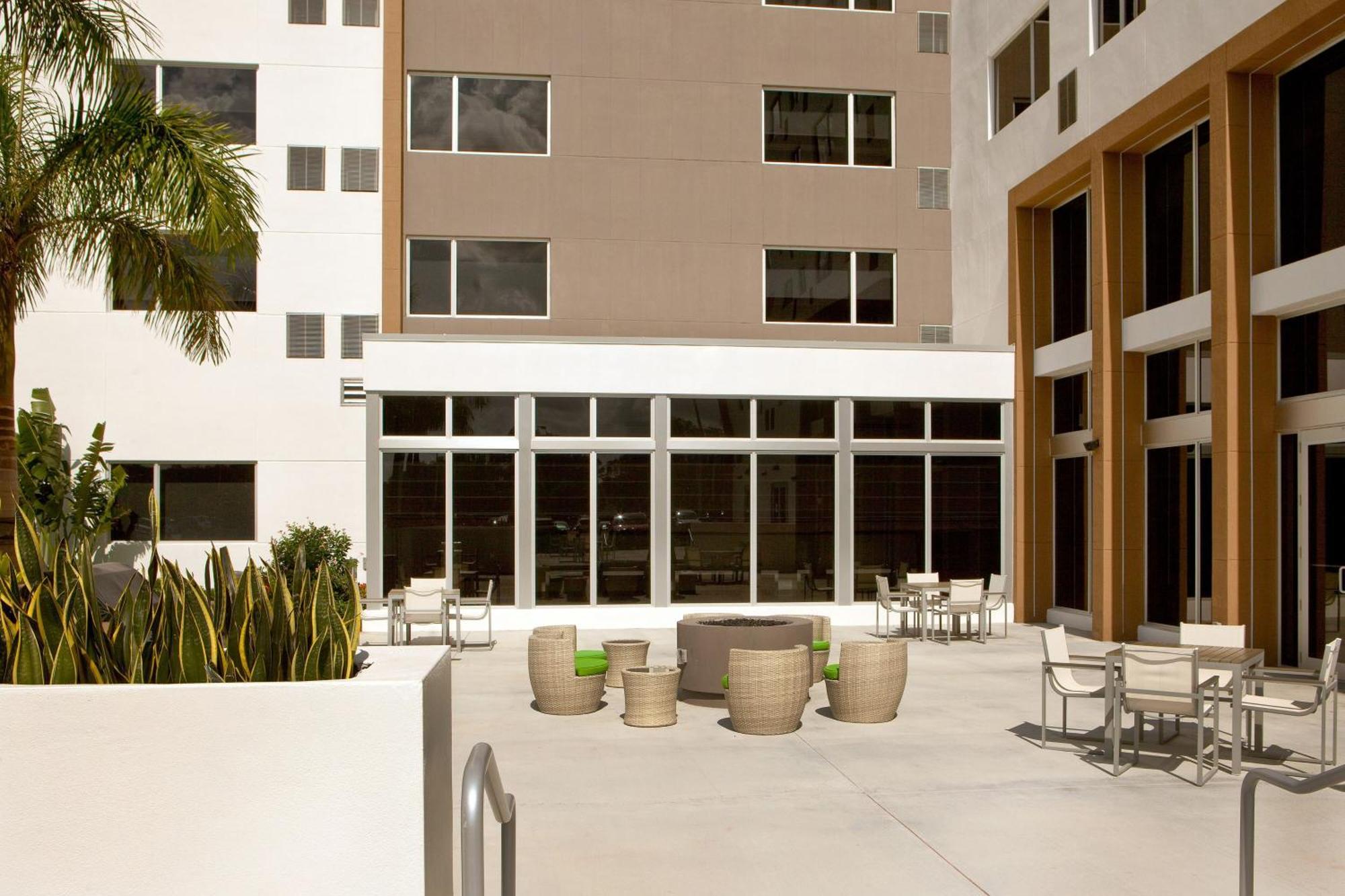 Element Miami Doral Hotel Sweetwater Екстериор снимка